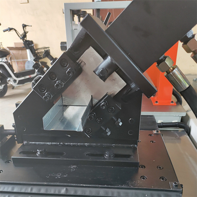 Parafuso prisioneiro da ômega do metal C U e rolo da trilha que forma a máquina para o Drywall