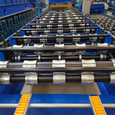 Casted pintado metal galvanizou o rolo do painel do telhado de 840 Ibr que forma a máquina para materiais de construção