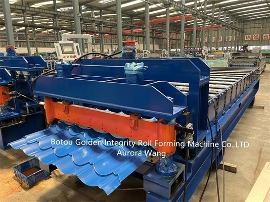 5.5Kw vitrificou o rolo da telha que forma o sistema automático do PLC Detla da máquina