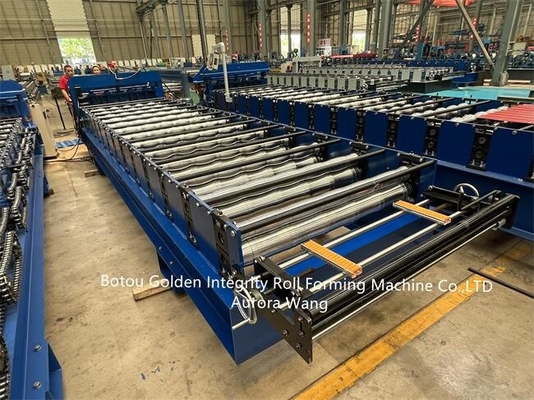 5.5Kw vitrificou o rolo da telha que forma o sistema automático do PLC Detla da máquina